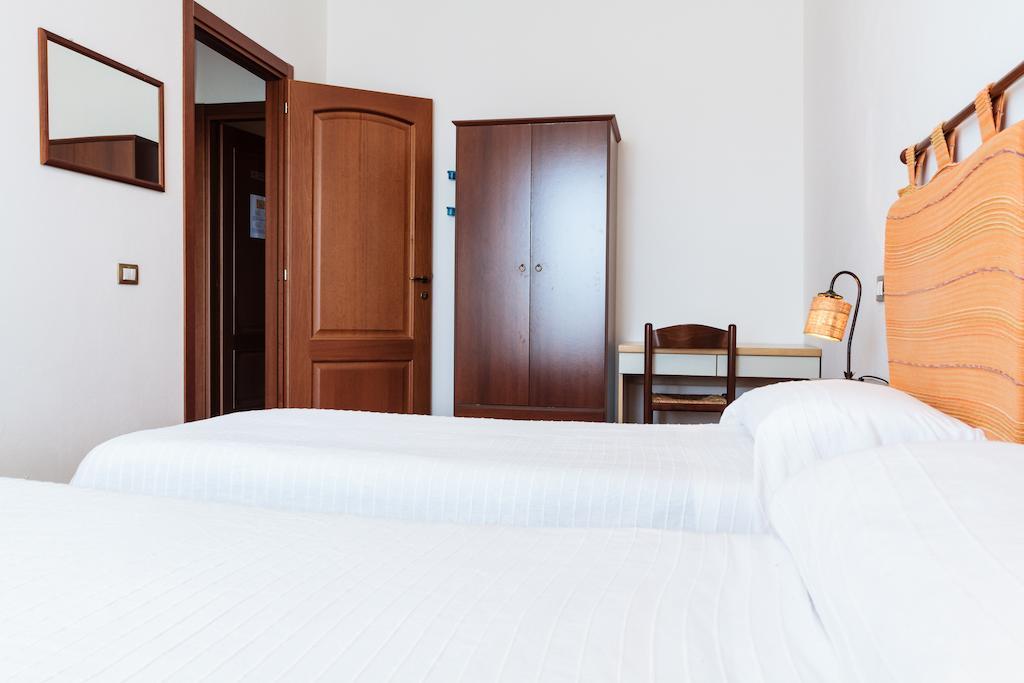 La Mezzanella Guesthouse Porto Torres Kamer foto