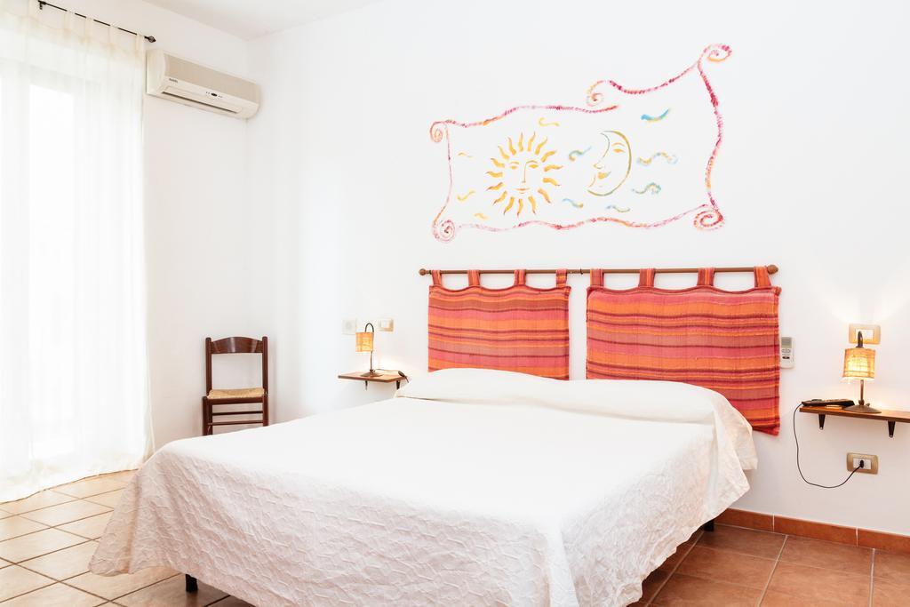 La Mezzanella Guesthouse Porto Torres Kamer foto