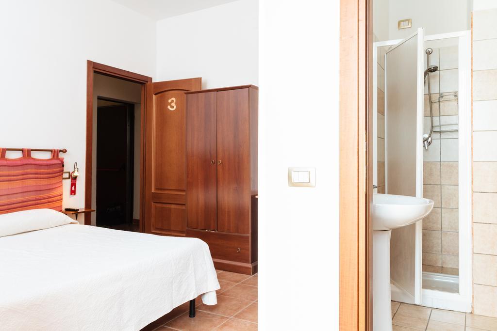 La Mezzanella Guesthouse Porto Torres Kamer foto
