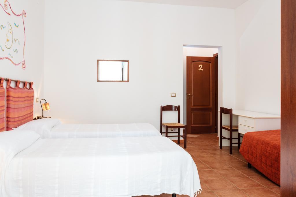 La Mezzanella Guesthouse Porto Torres Kamer foto