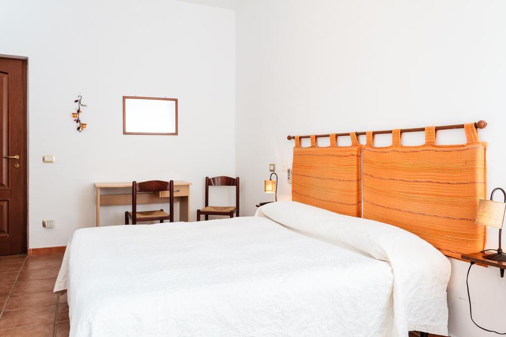 La Mezzanella Guesthouse Porto Torres Kamer foto